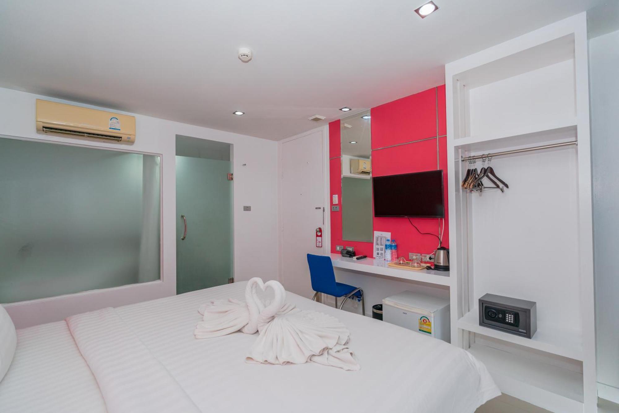 Patong Diamond Hotel Экстерьер фото